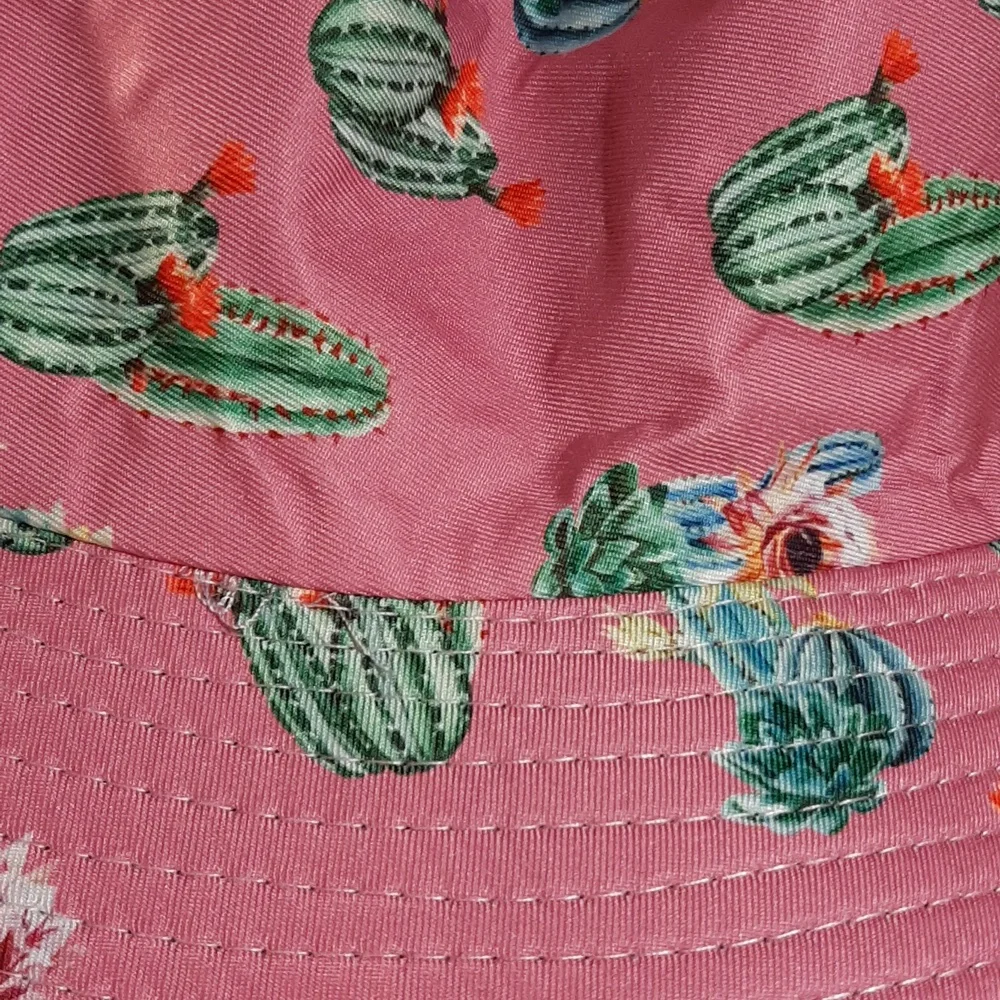 🥀NWT Purple and Black Reversible Cactus Bucket Hat🥀